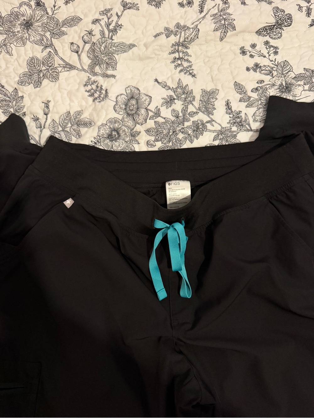 SOLD!!!! Figs Black Jogger Pants with Teal Drawstring (Size L Tall) - Picture 3 of 8
